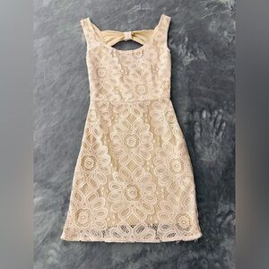 🆕🤎 Beige floral dress